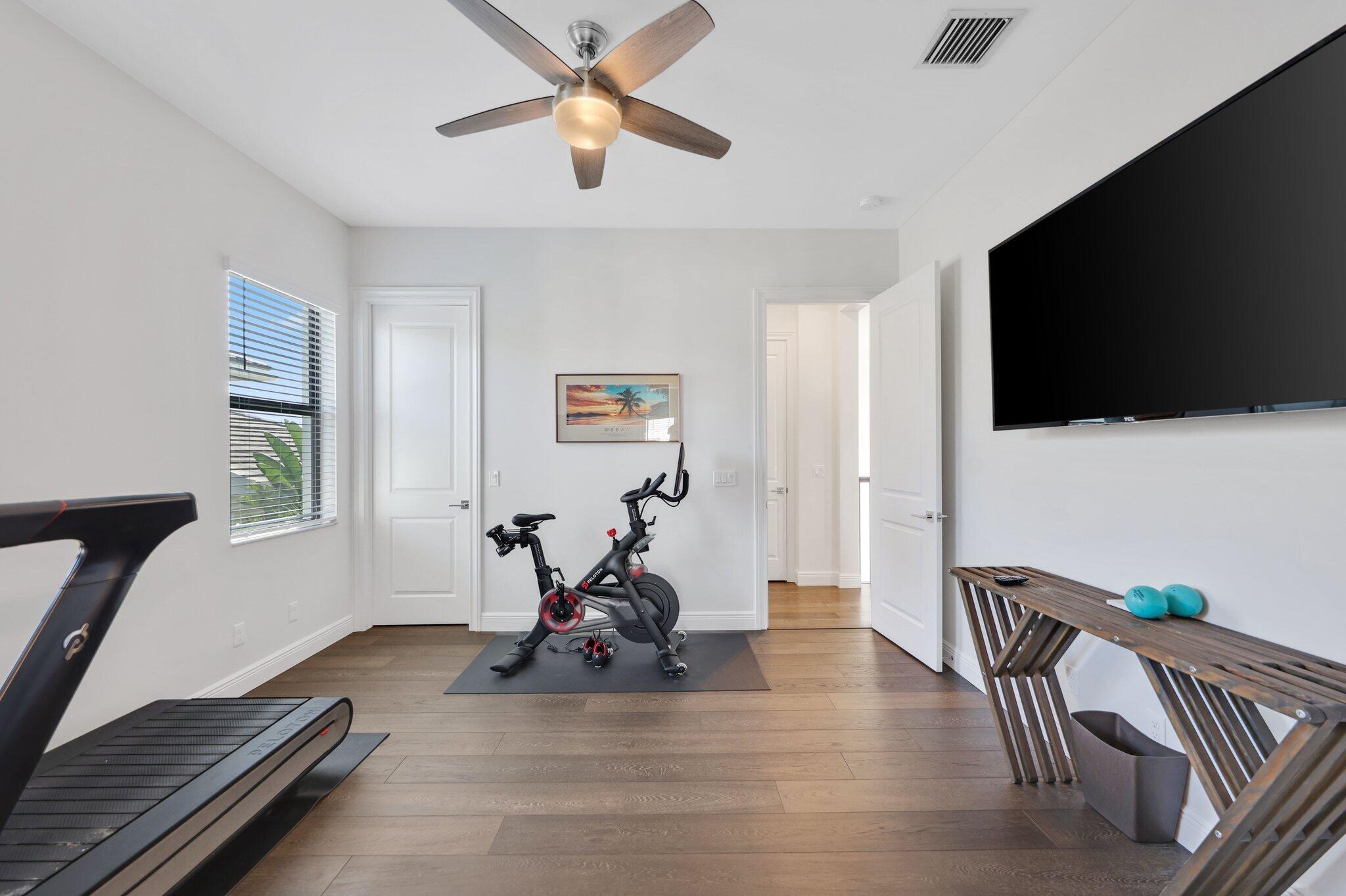 ROYAL PALM POLO - Residential