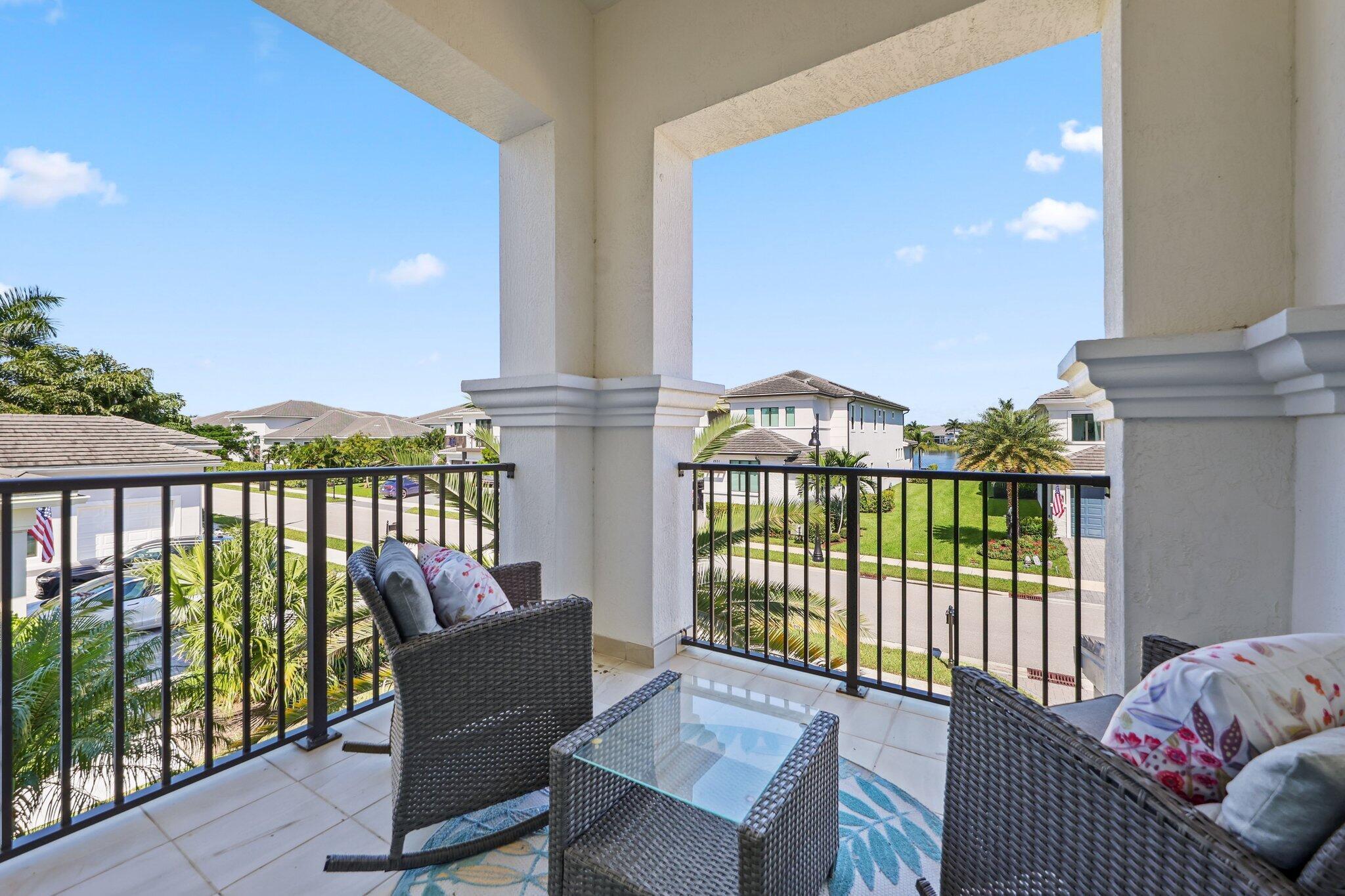 ROYAL PALM POLO - Residential
