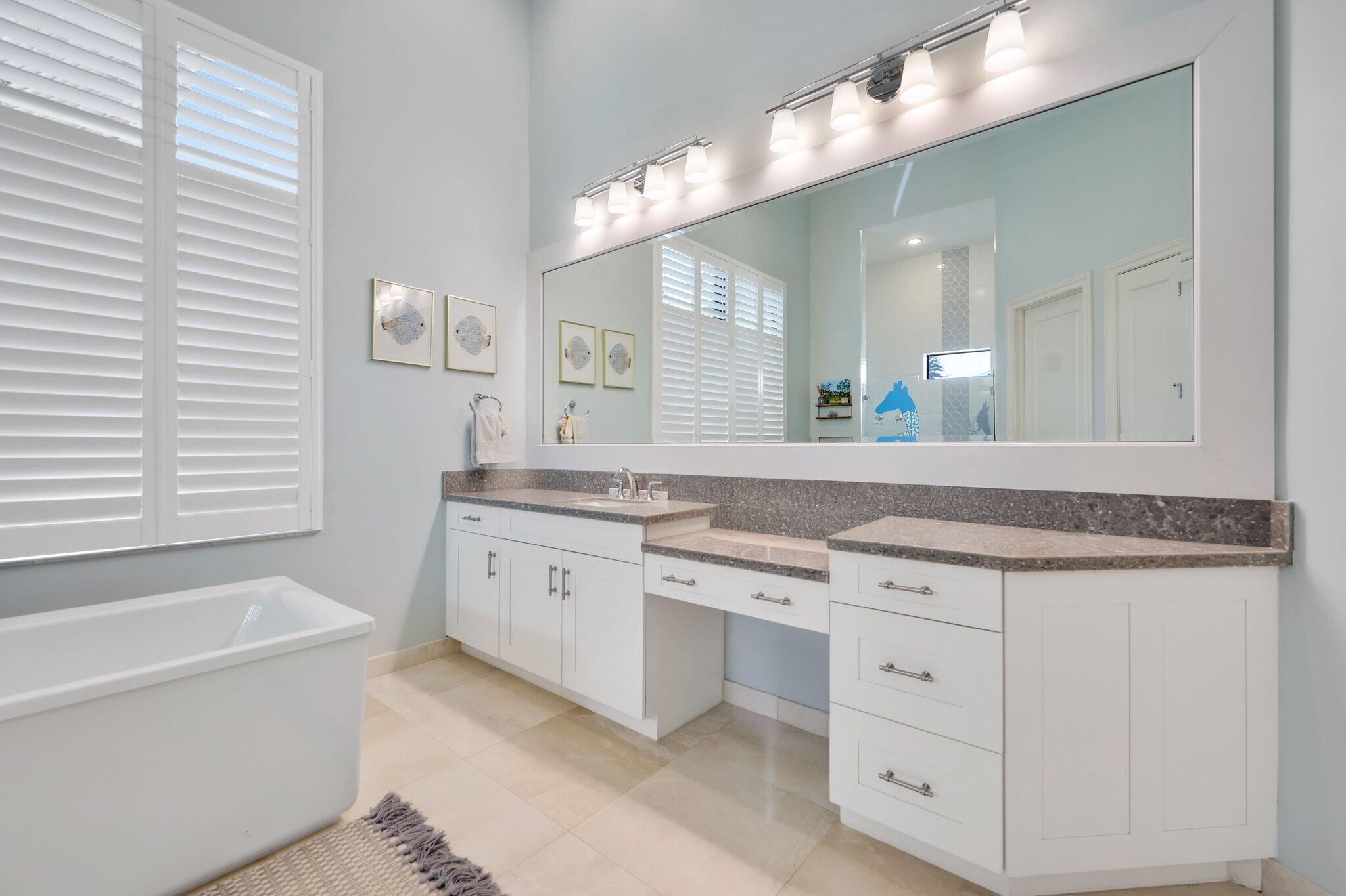 ROYAL PALM POLO - Residential