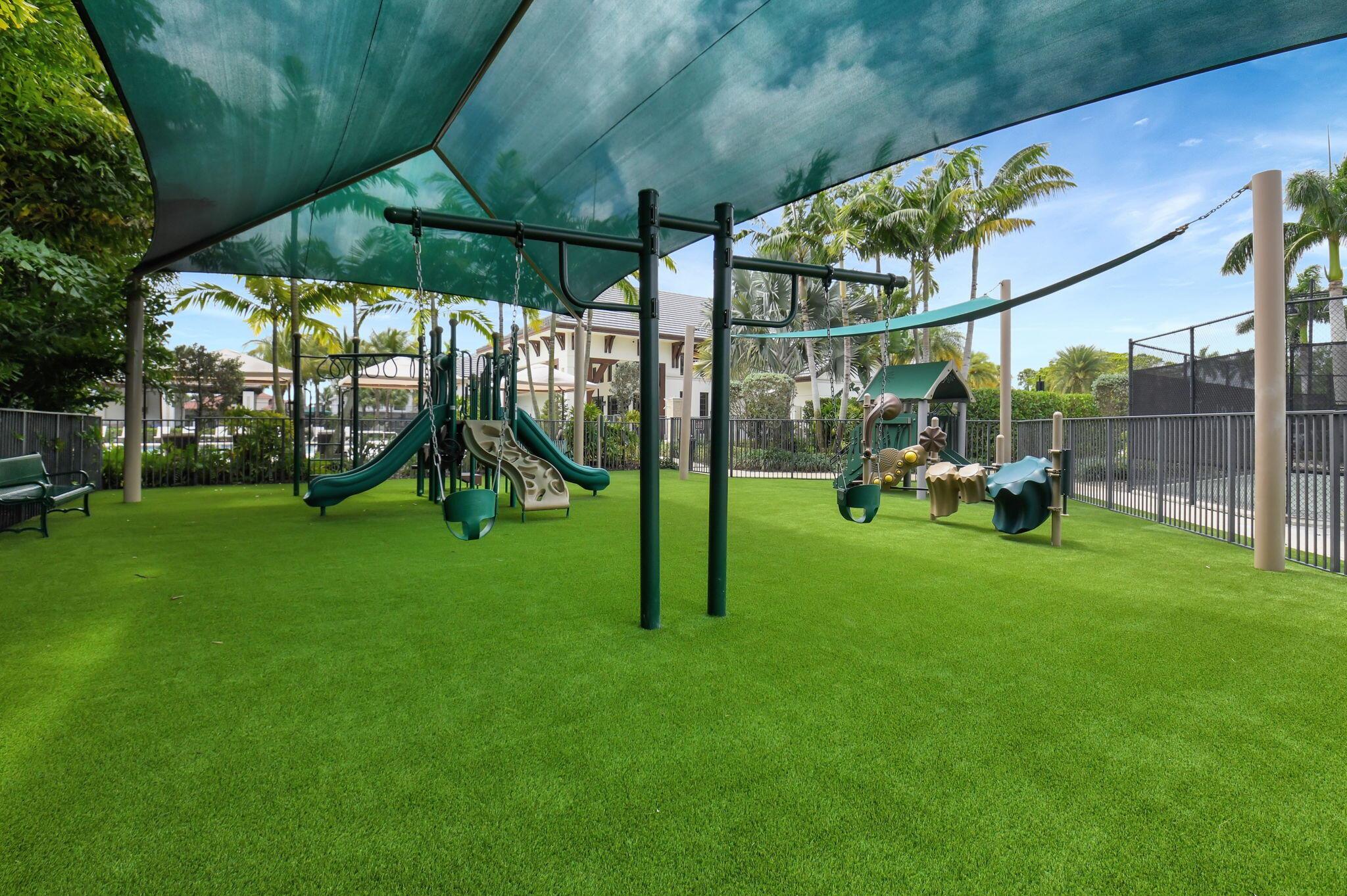 ROYAL PALM POLO - Residential