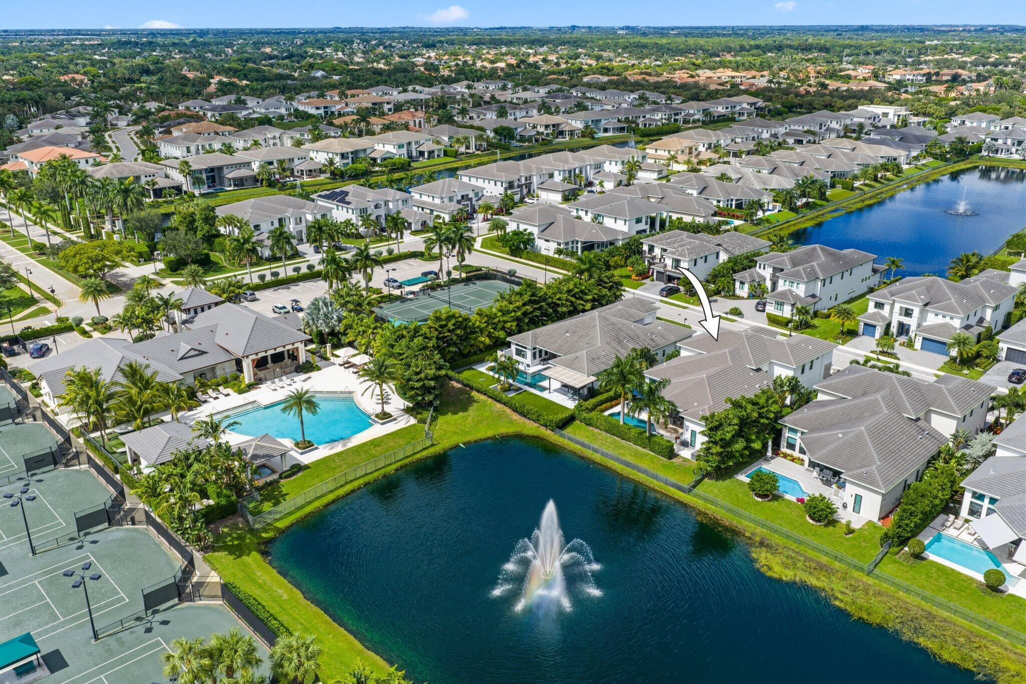 ROYAL PALM POLO - Residential
