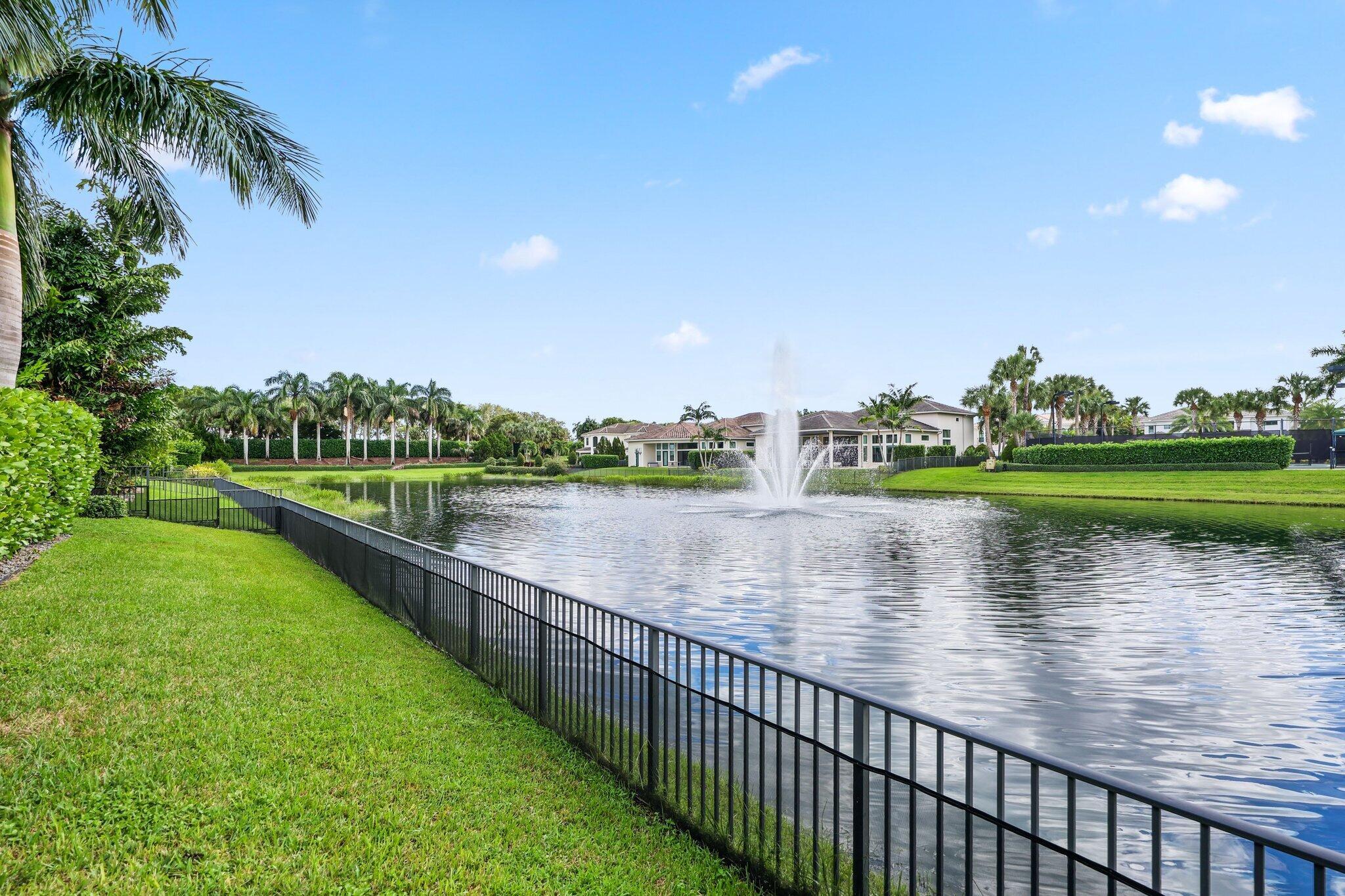 ROYAL PALM POLO - Residential