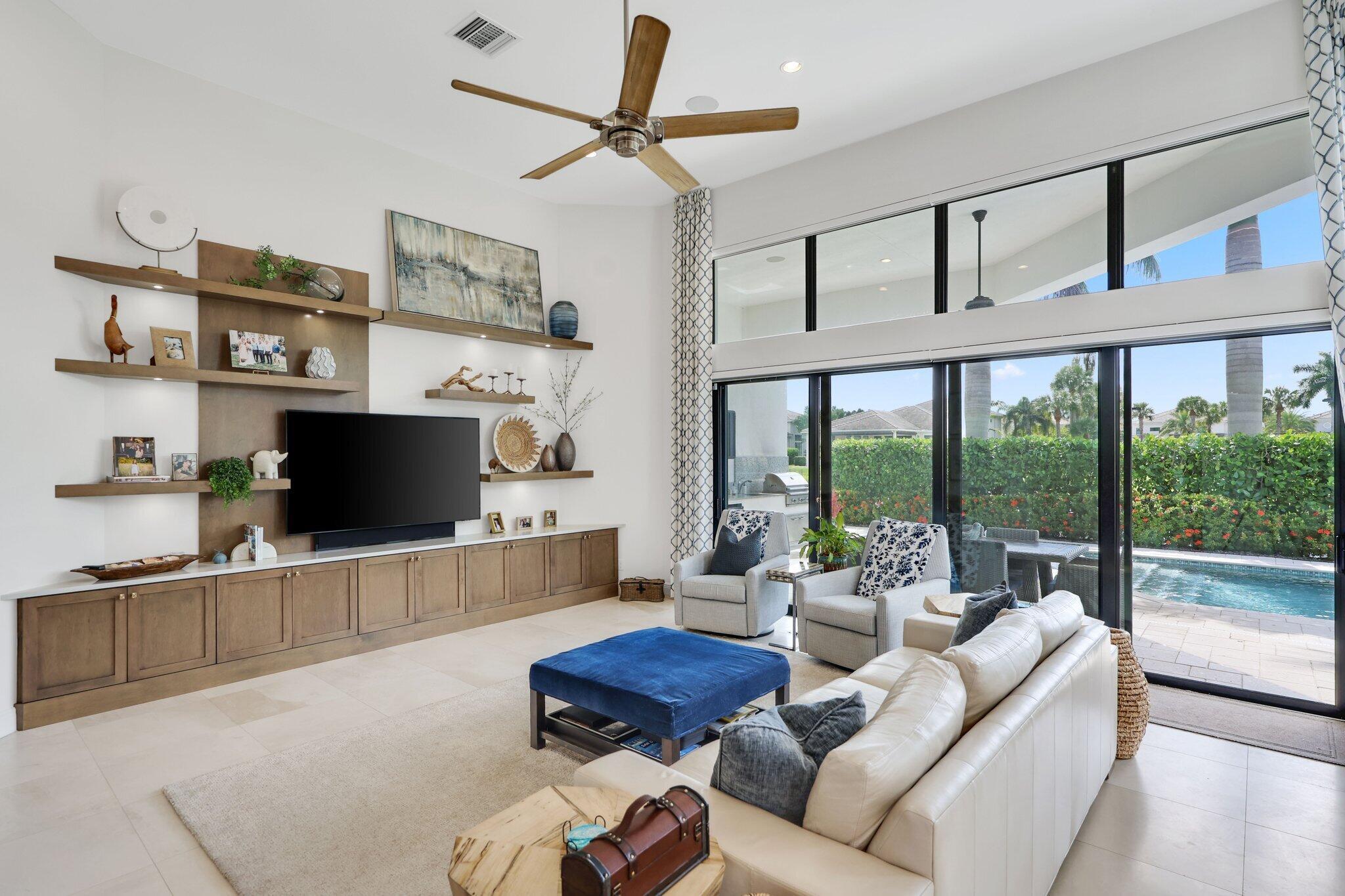 ROYAL PALM POLO - Residential