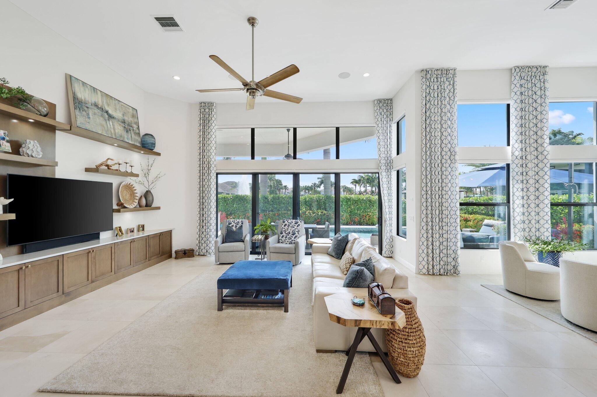 ROYAL PALM POLO - Residential