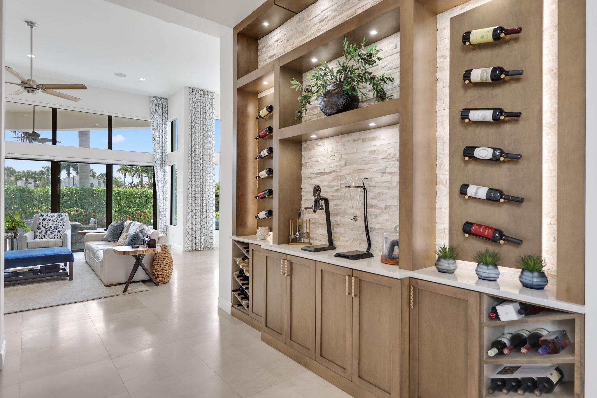 ROYAL PALM POLO - Residential