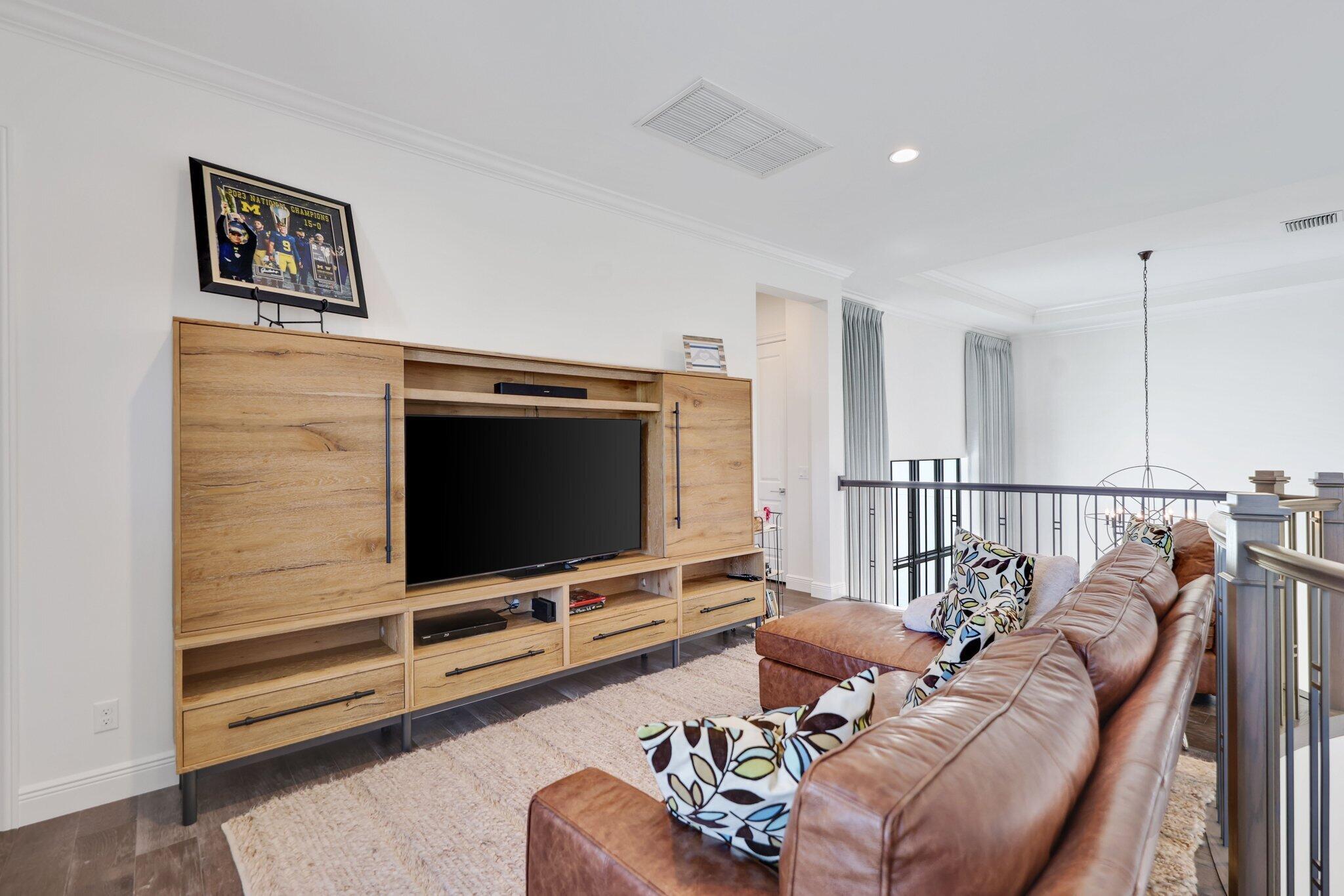 ROYAL PALM POLO - Residential