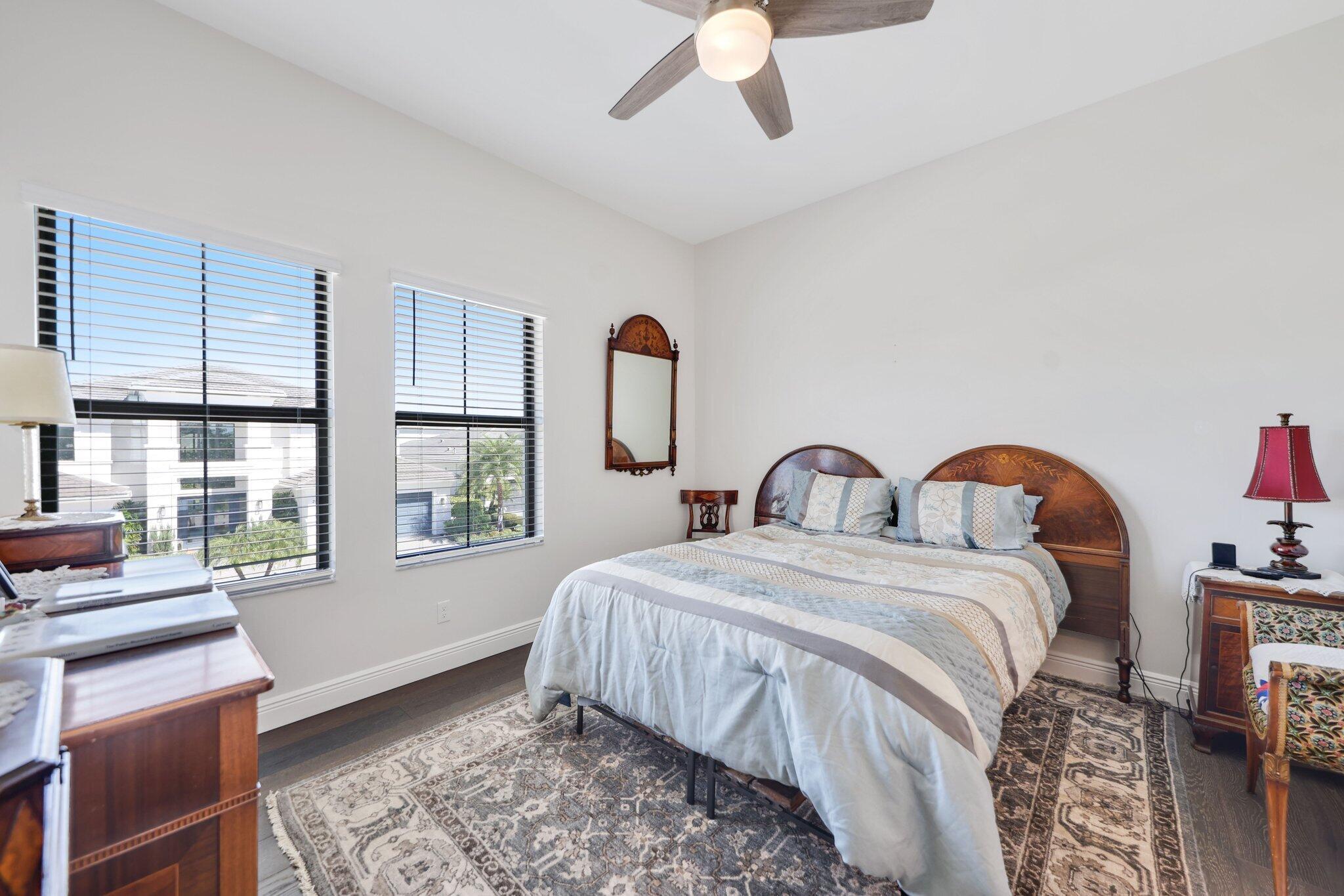 ROYAL PALM POLO - Residential
