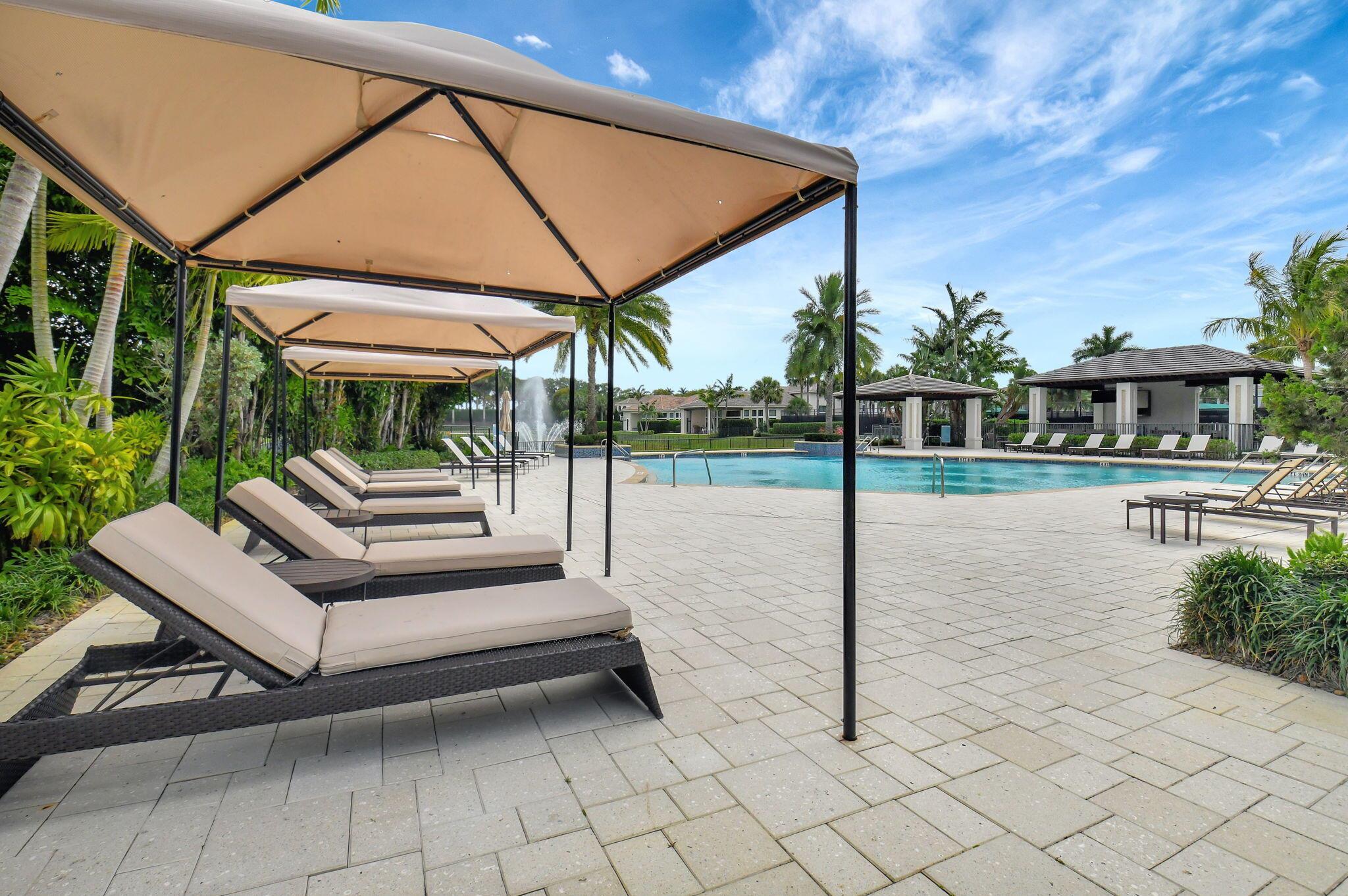 ROYAL PALM POLO - Residential