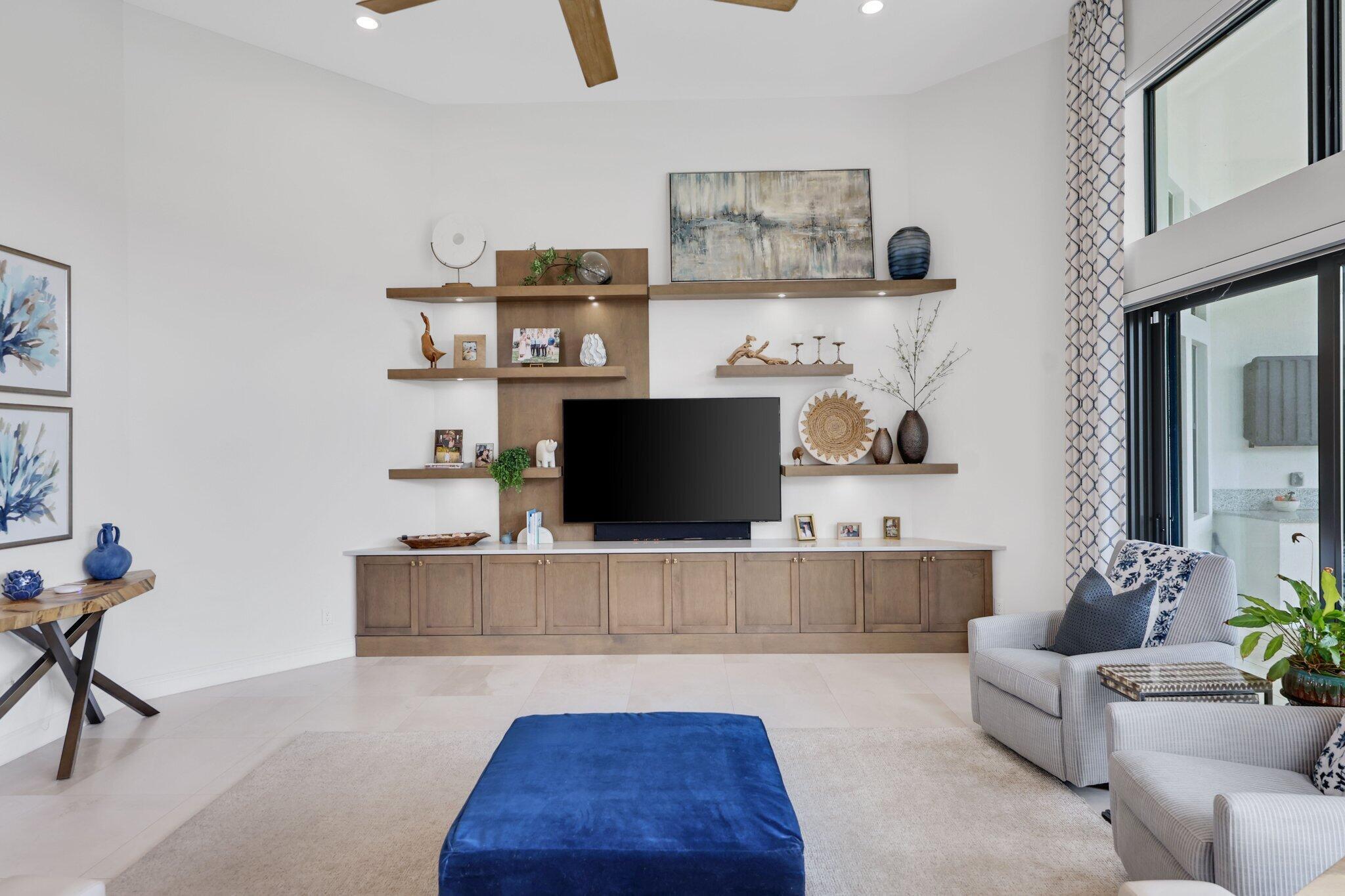ROYAL PALM POLO - Residential