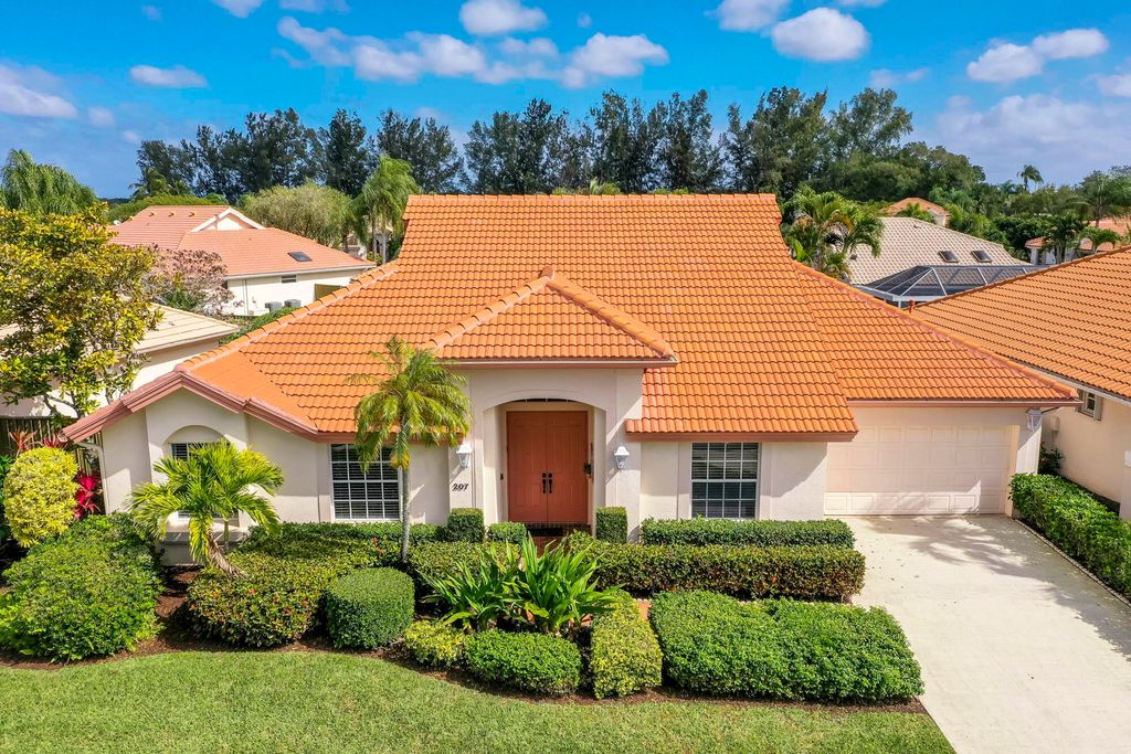 Photo of 207 Eagleton Estate Boulevard, Palm Beach Gardens, FL 33418 (MLS # R10779552)