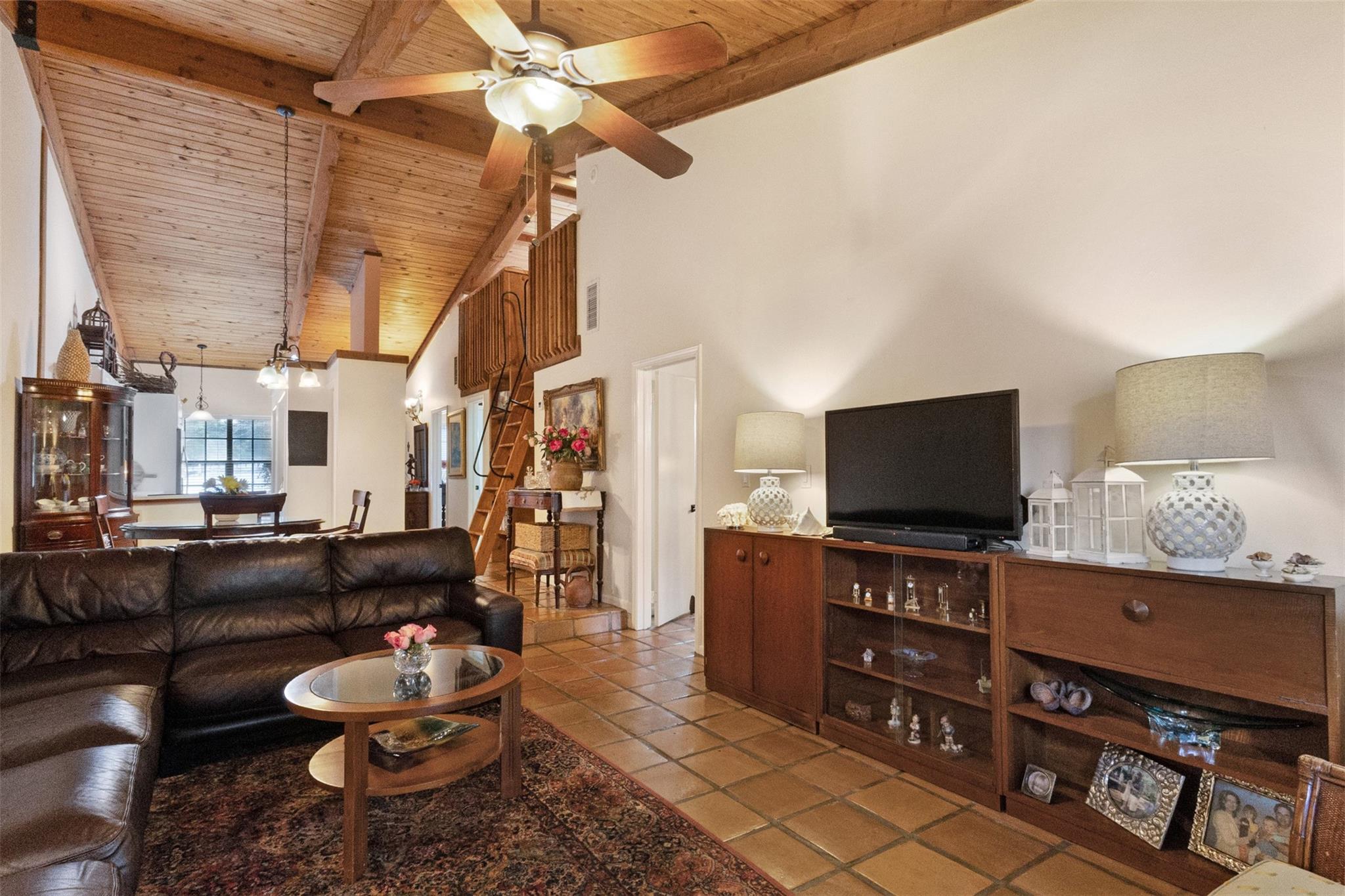 2904 N 35th Ter 2904