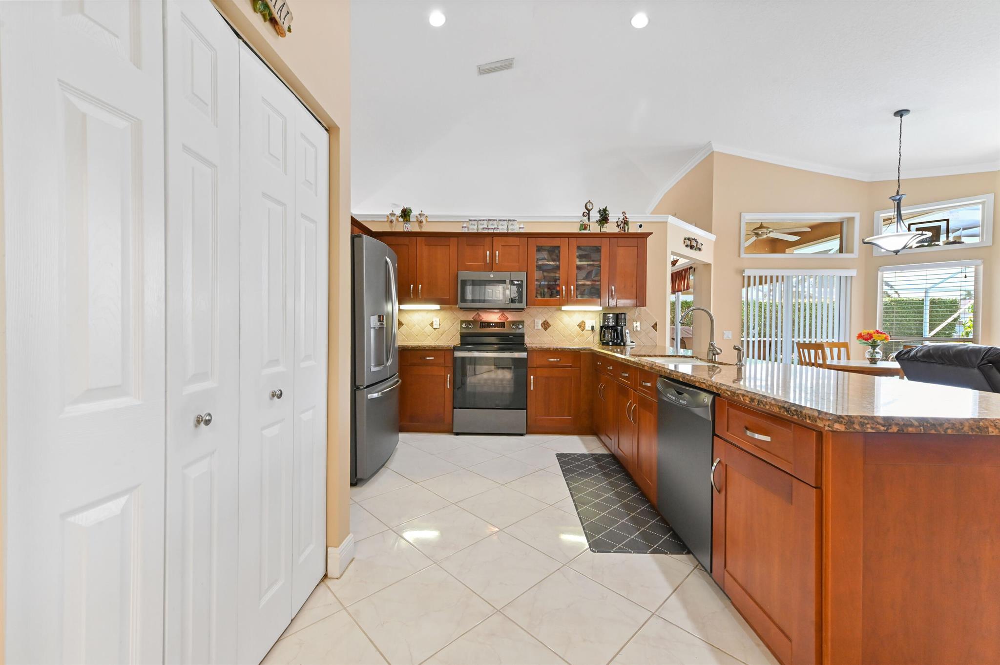 BOYNTON WATERS - Residential