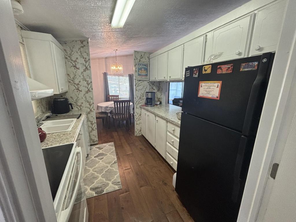 BREEZE HILL RESORT MOBILE HOME PARK - Residential