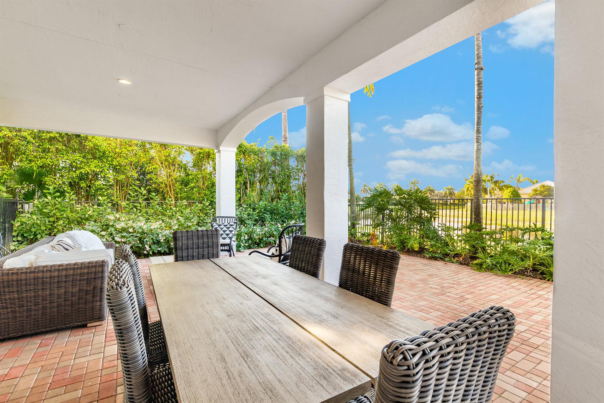 ISLES AT WELLINGTON 4 - Residential Lease