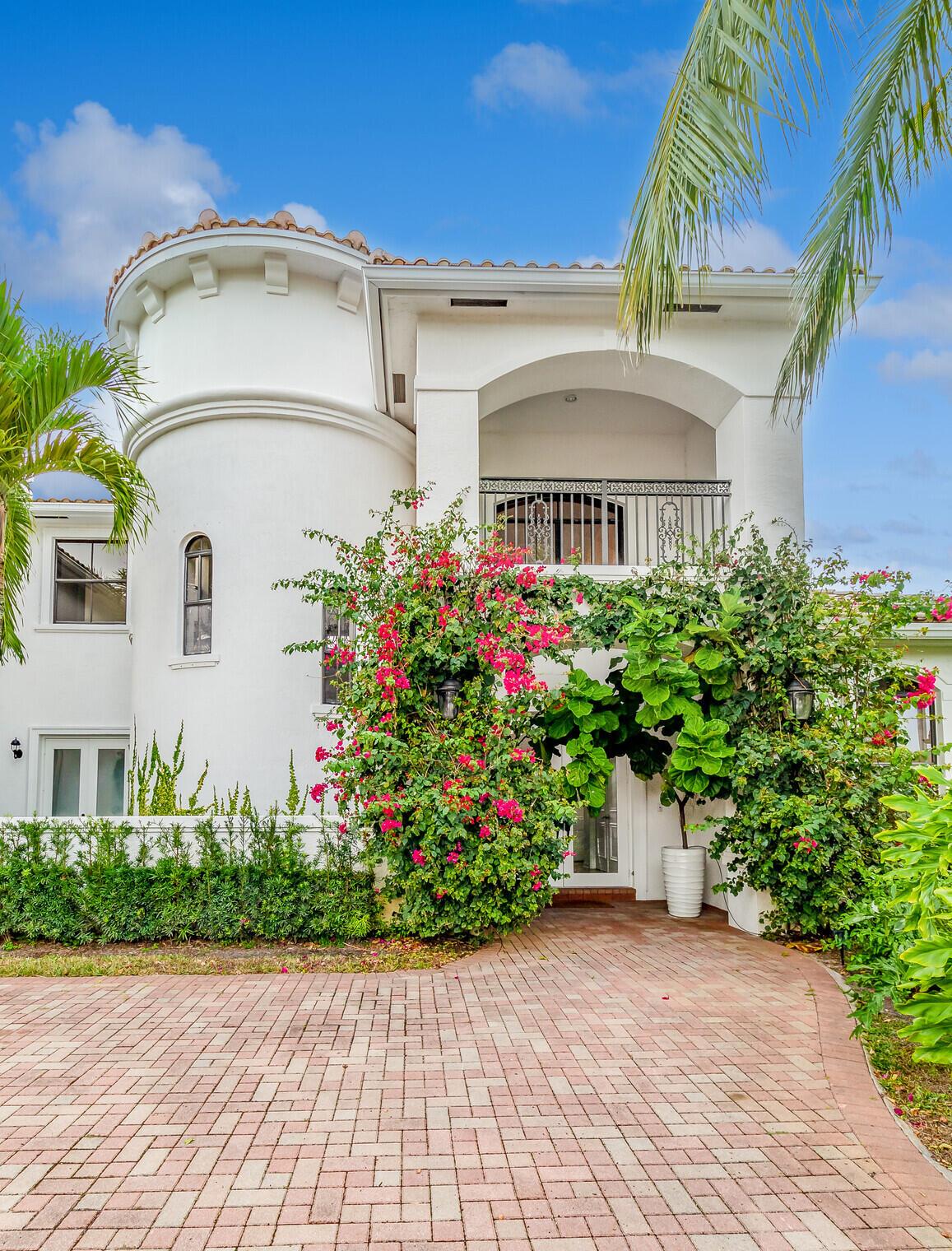 ISLES AT WELLINGTON 4 - Residential Lease