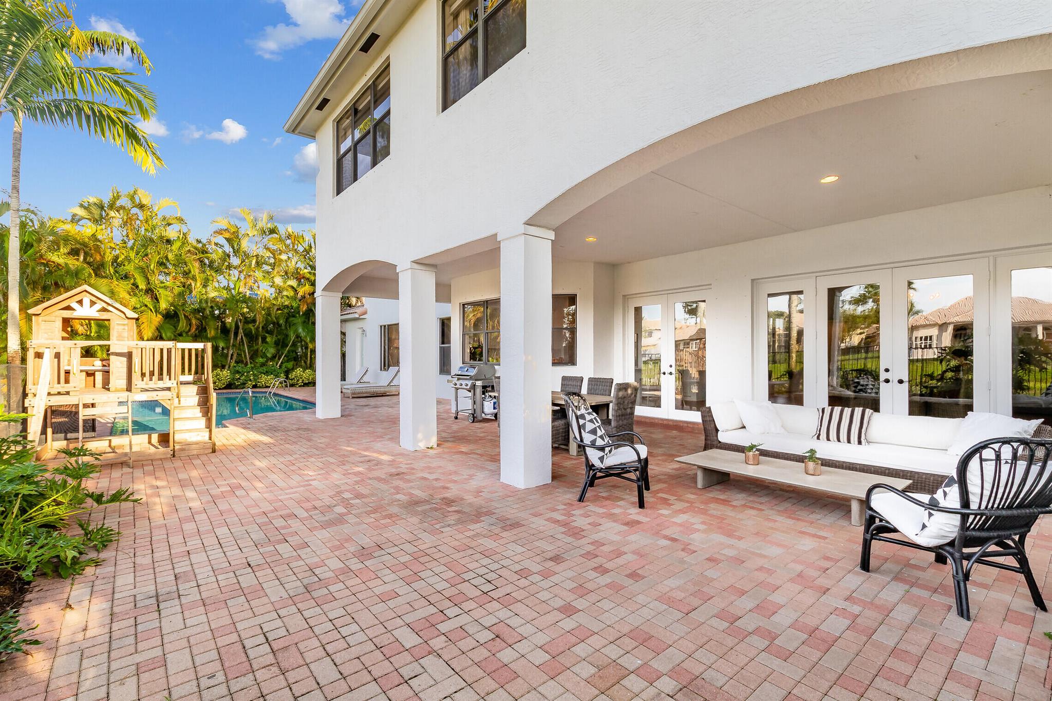 ISLES AT WELLINGTON 4 - Residential Lease