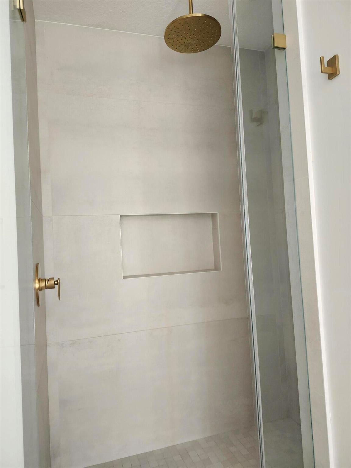 ISLES AT WELLINGTON 4 - Residential Lease