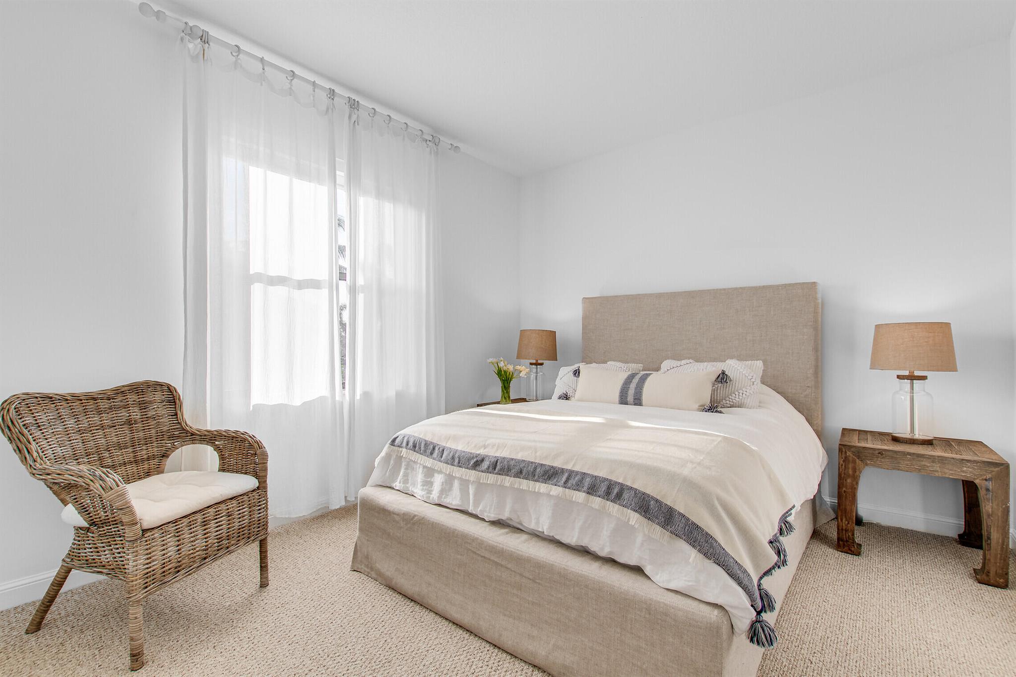 ISLES AT WELLINGTON 4 - Residential Lease