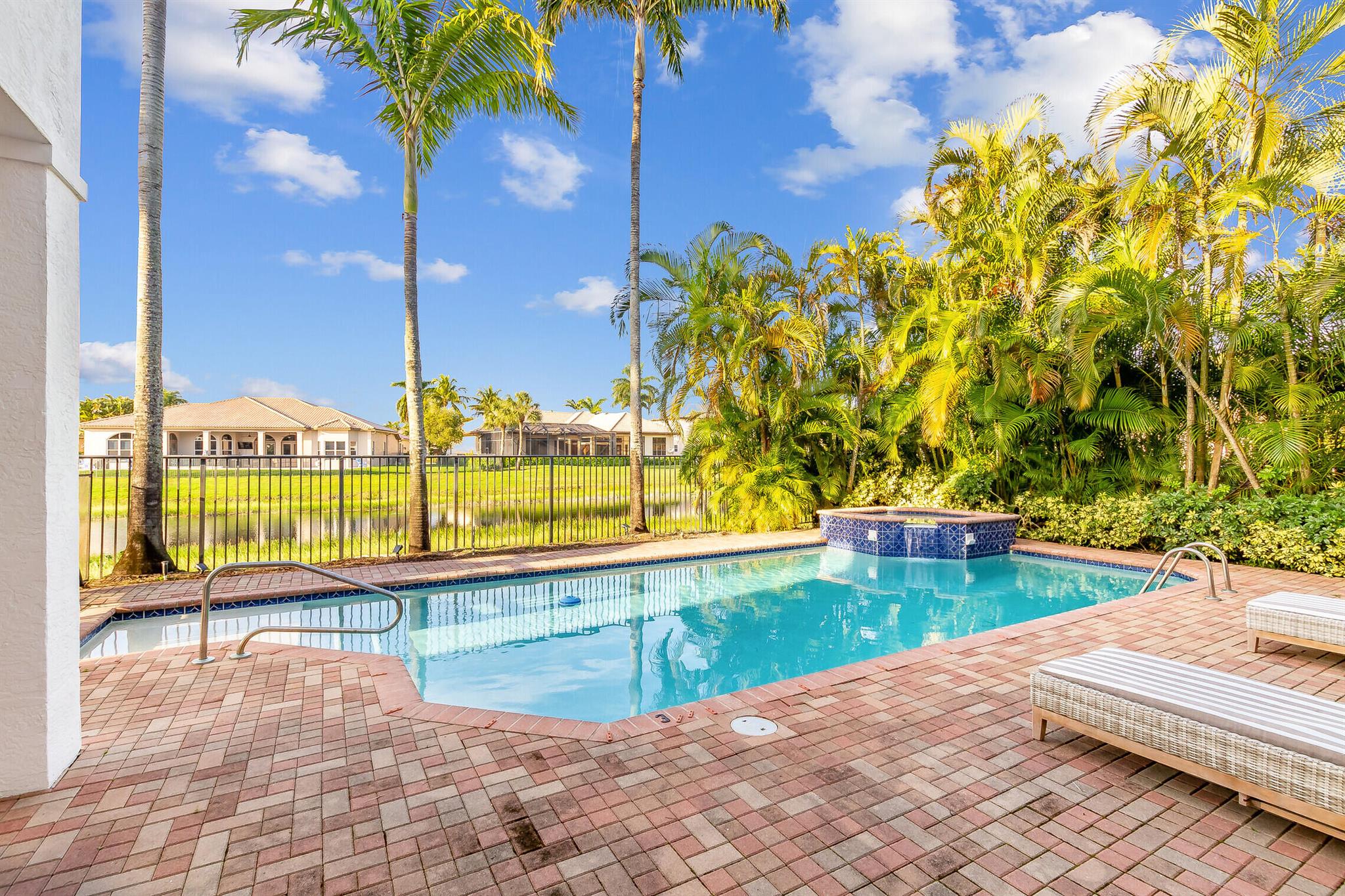 ISLES AT WELLINGTON 4 - Residential Lease