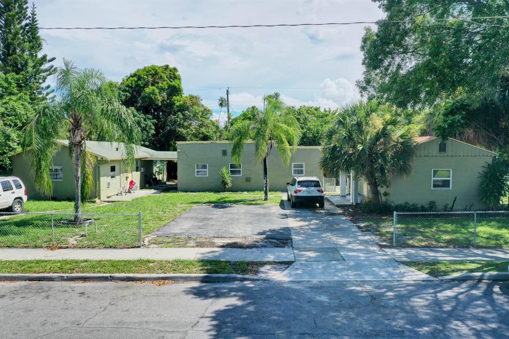 Unique multifamily investment property. Great Value-Add Deal. Property consists of 5 units . Units are 3 2/1, 1 1/1, and an efficiency very clean income producing property in West Palm Beach .Quiet Street, Ample parking, long term tenants with below market rents.