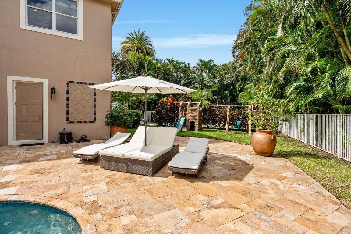 EQUESTRIAN CLUB - Residential Lease