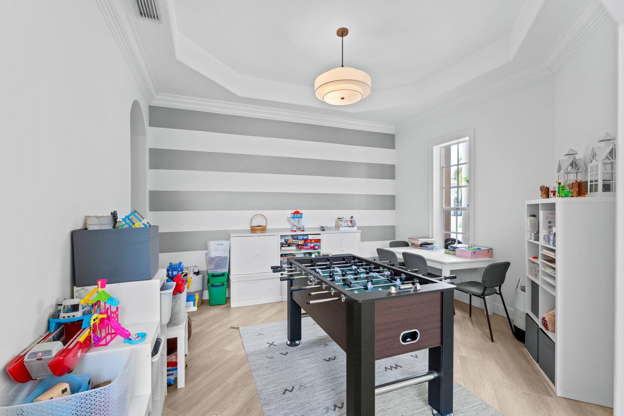 EQUESTRIAN CLUB - Residential Lease