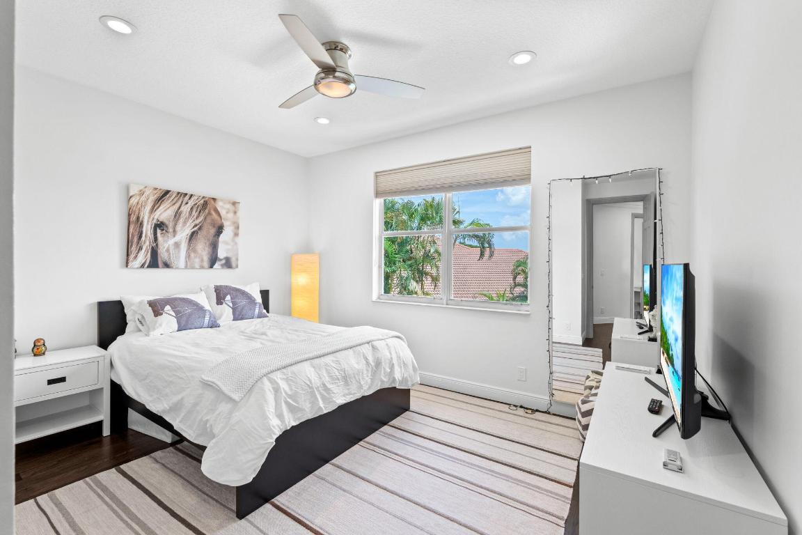 EQUESTRIAN CLUB - Residential Lease