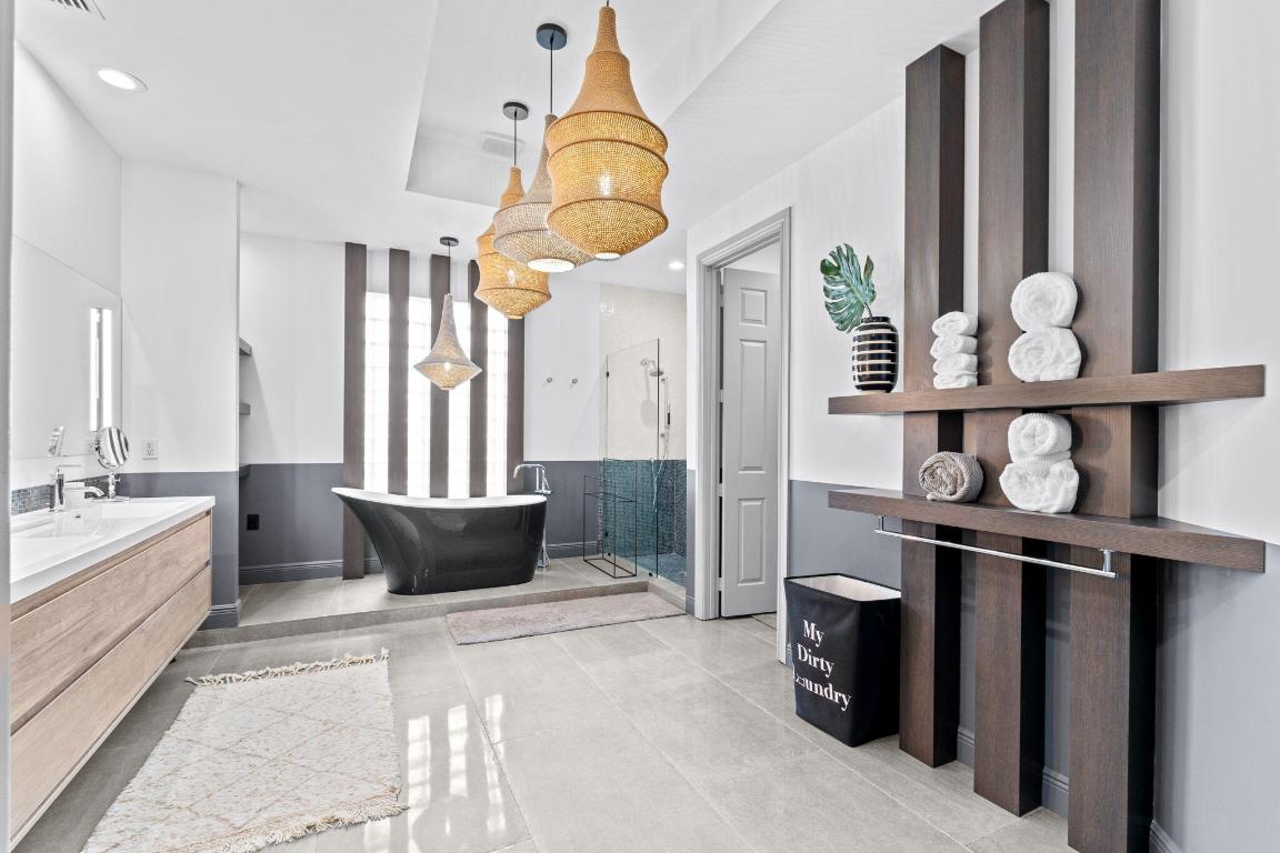 EQUESTRIAN CLUB - Residential Lease