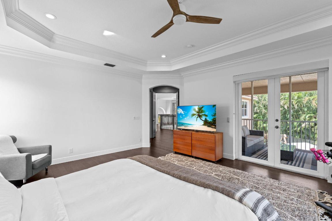 EQUESTRIAN CLUB - Residential Lease