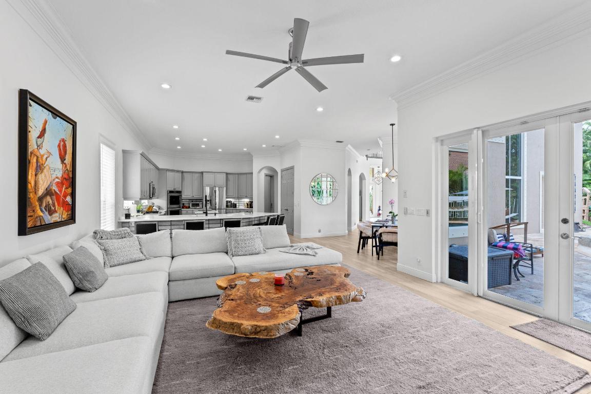 EQUESTRIAN CLUB - Residential Lease