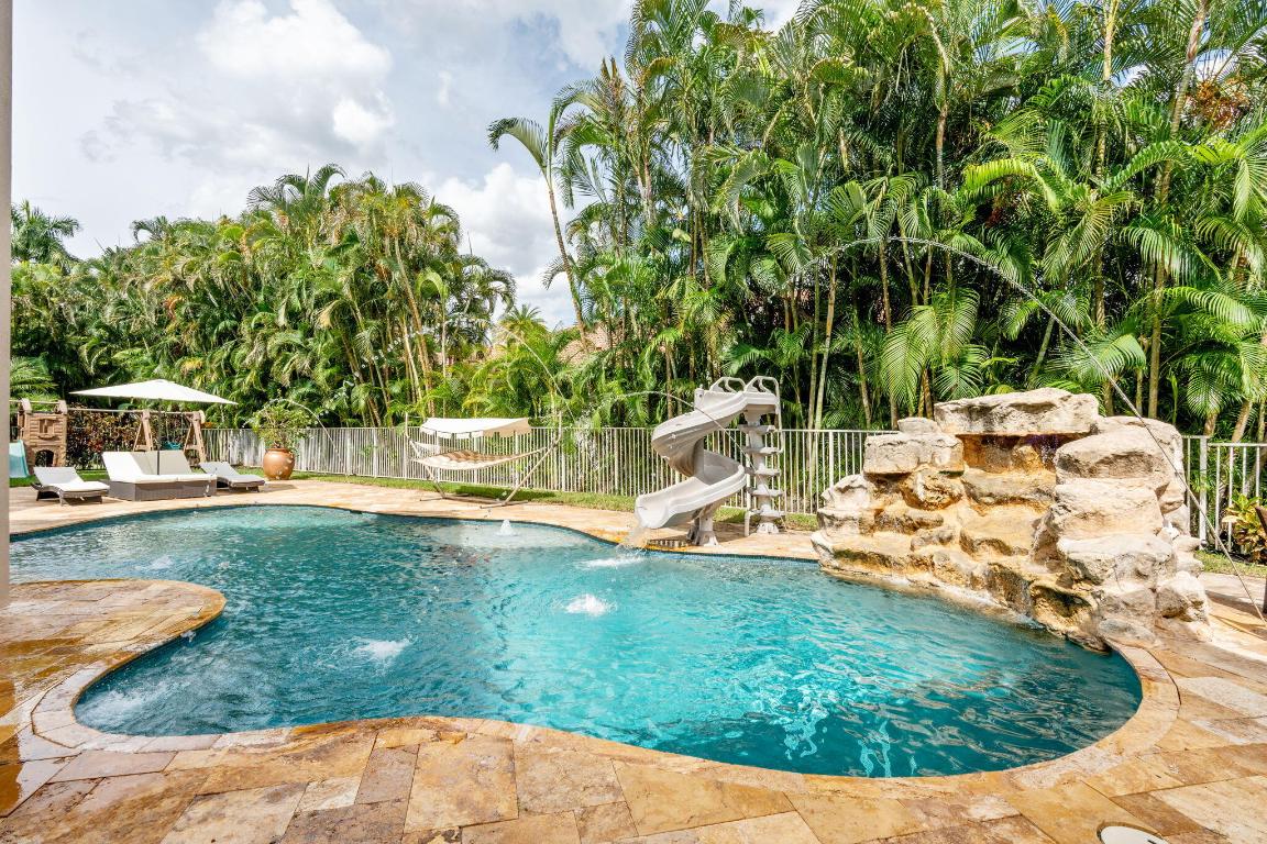 EQUESTRIAN CLUB - Residential Lease