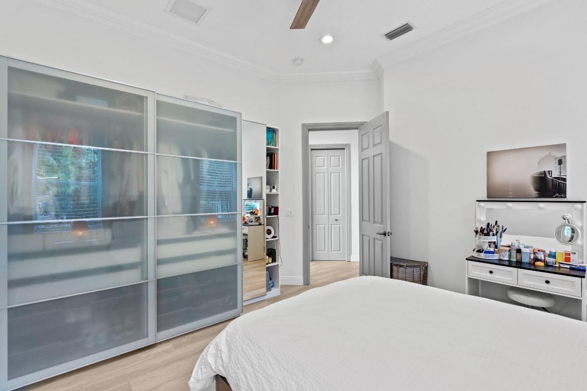 EQUESTRIAN CLUB - Residential Lease