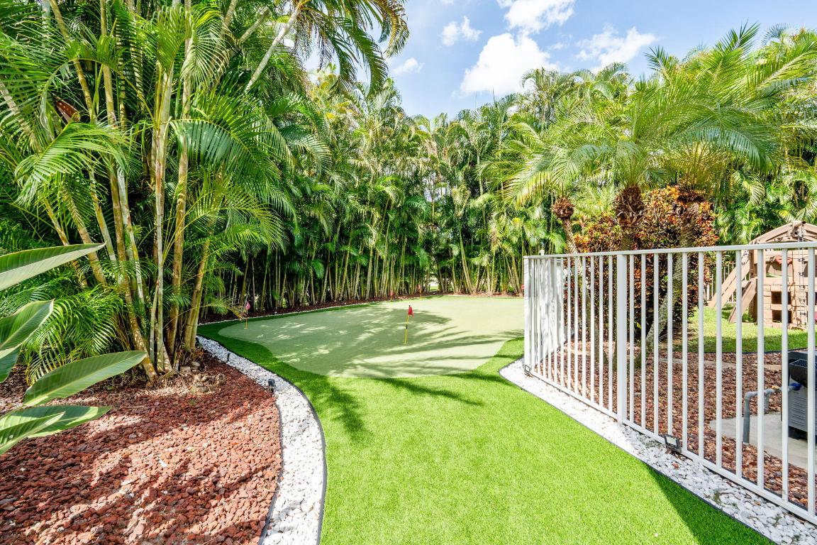 EQUESTRIAN CLUB - Residential Lease