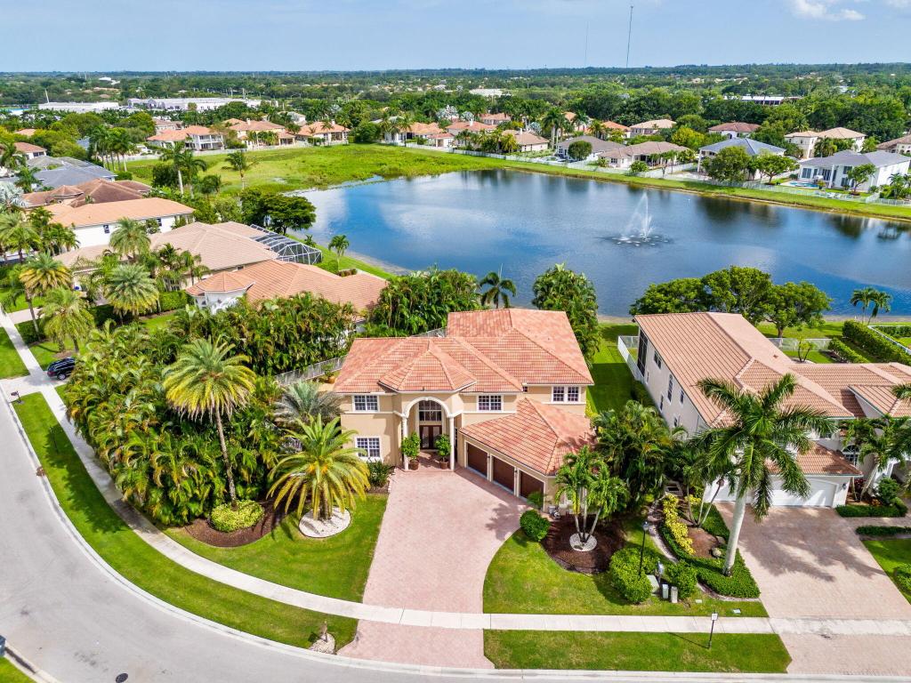 EQUESTRIAN CLUB - Residential Lease