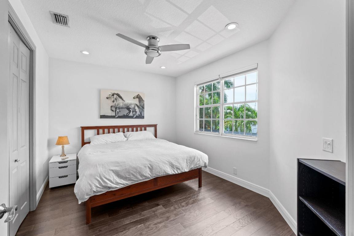 EQUESTRIAN CLUB - Residential Lease