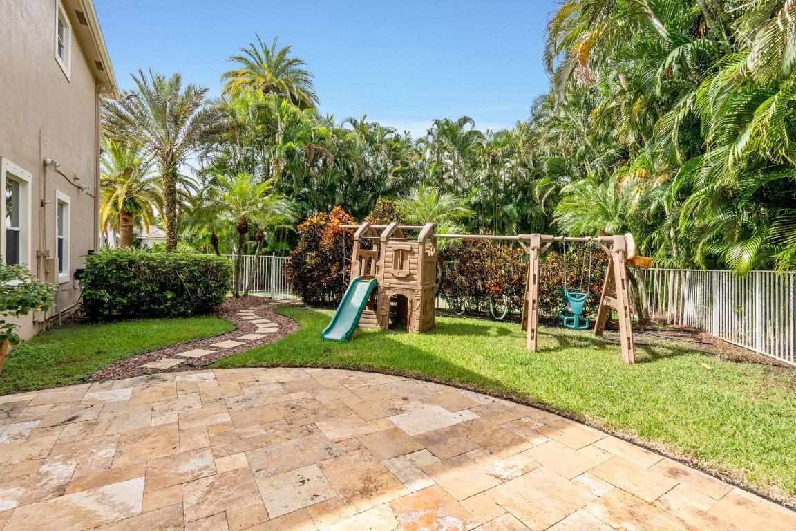 EQUESTRIAN CLUB - Residential Lease