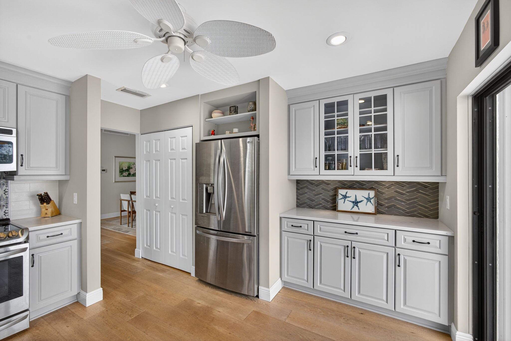 WINDWARD AT JONATHANS LAN - Residential