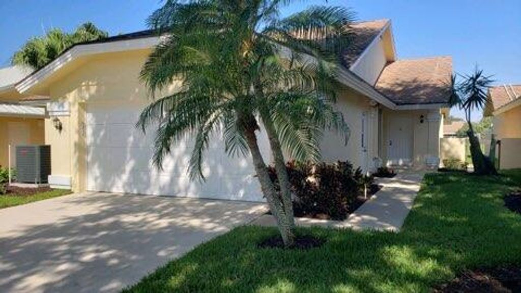 Photo of 132 Beach Summit Court, Jupiter, FL 33477 (MLS # R10922652)