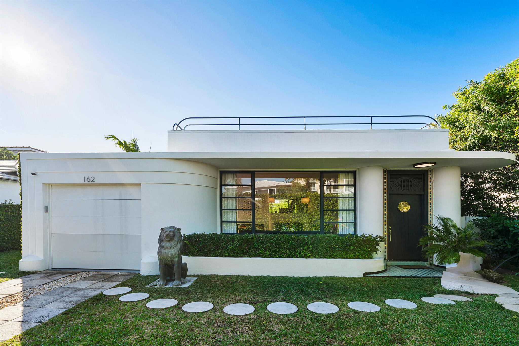 162 Peruvian Avenue