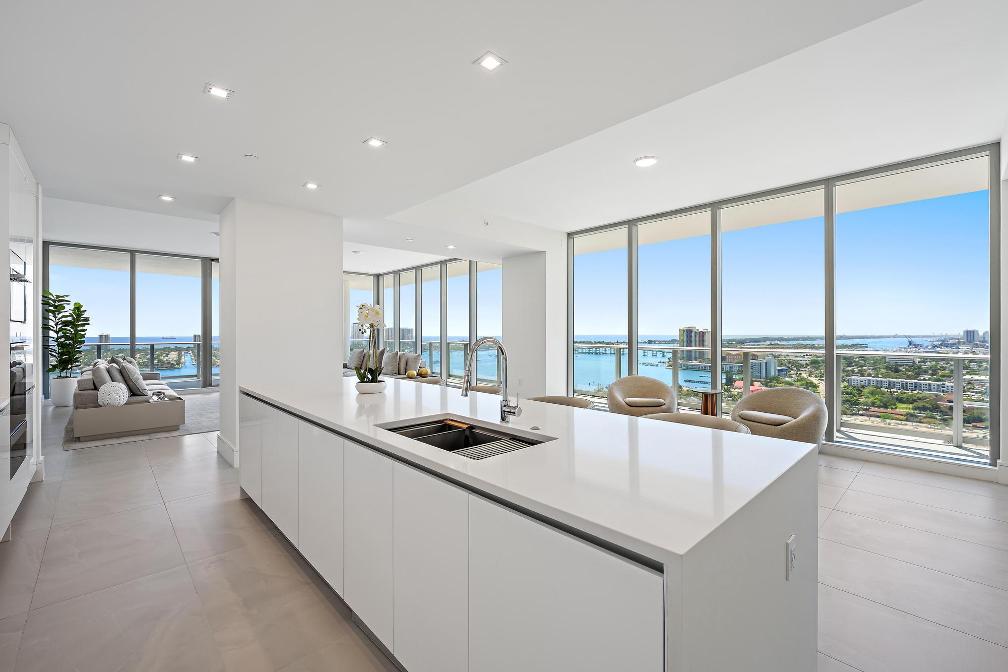 Nautilus 220 Condominium - Residential