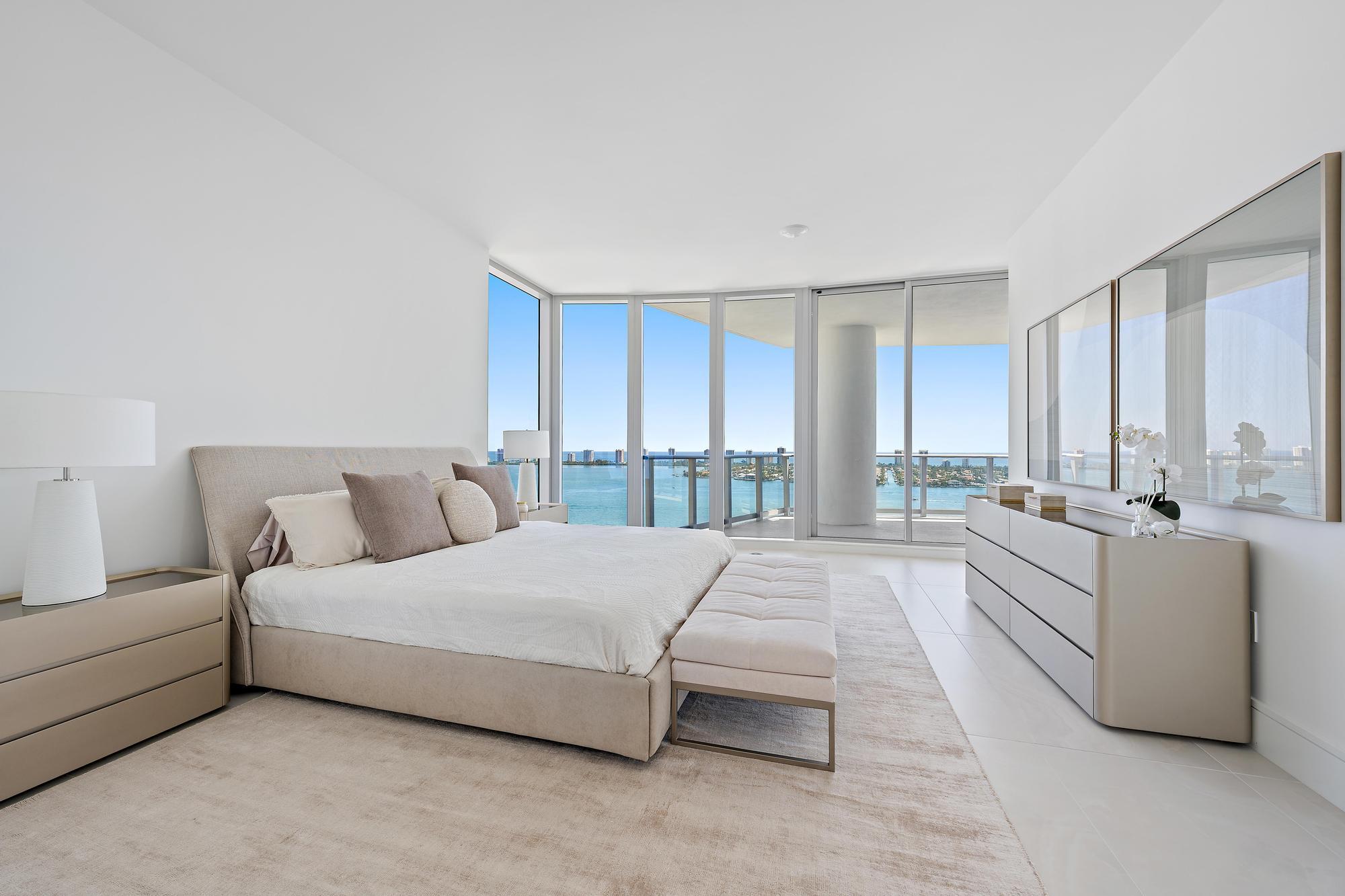 Nautilus 220 Condominium - Residential