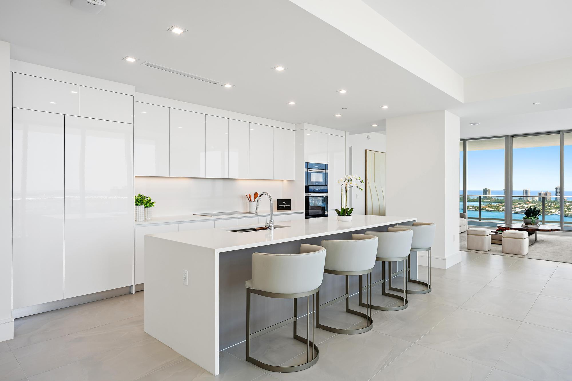 Nautilus 220 Condominium - Residential