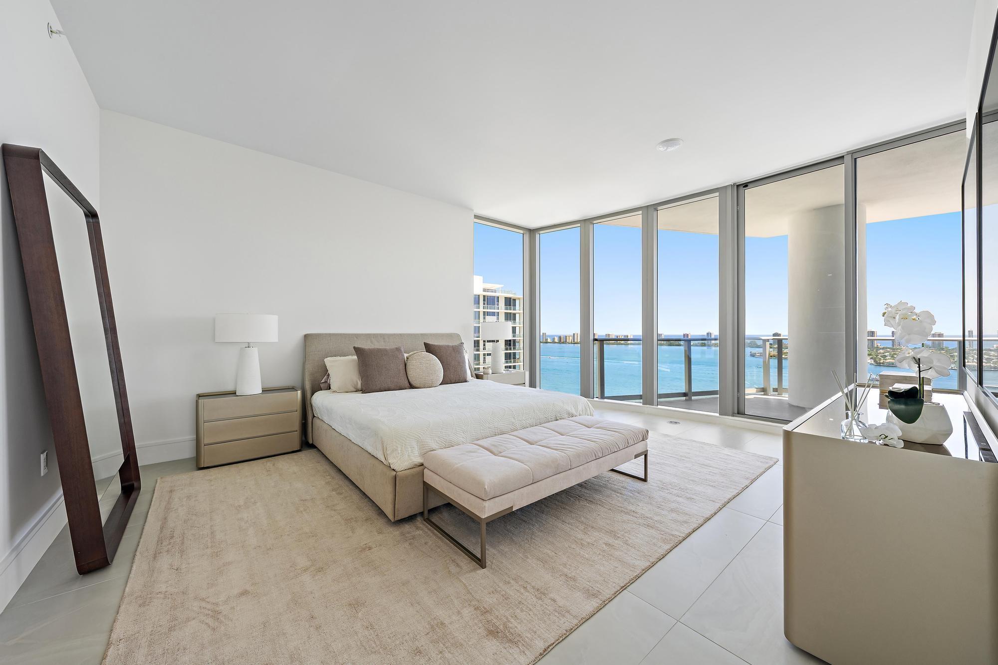 Nautilus 220 Condominium - Residential