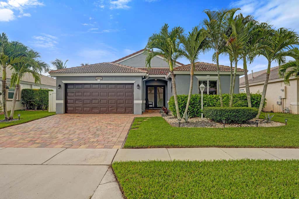 Photo of 14420 NW 16th Street, Pembroke Pines, FL 33028 (MLS # B26043682)