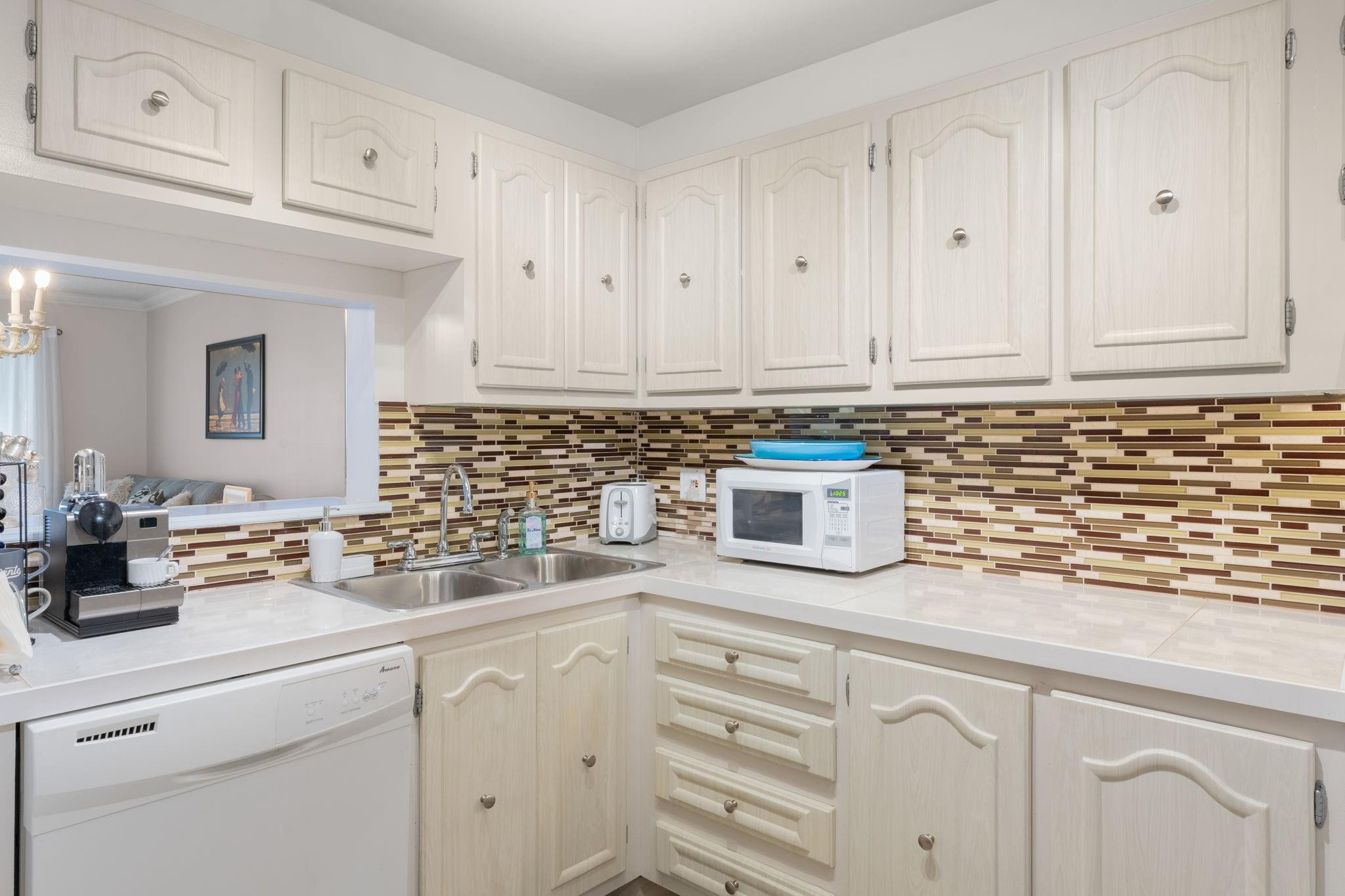 PEARL CONDOMINIUM - Residential