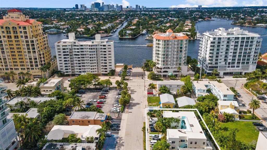 Photo of 3015 Seville Street #6, Fort Lauderdale, FL 33304 (MLS # F10520329)