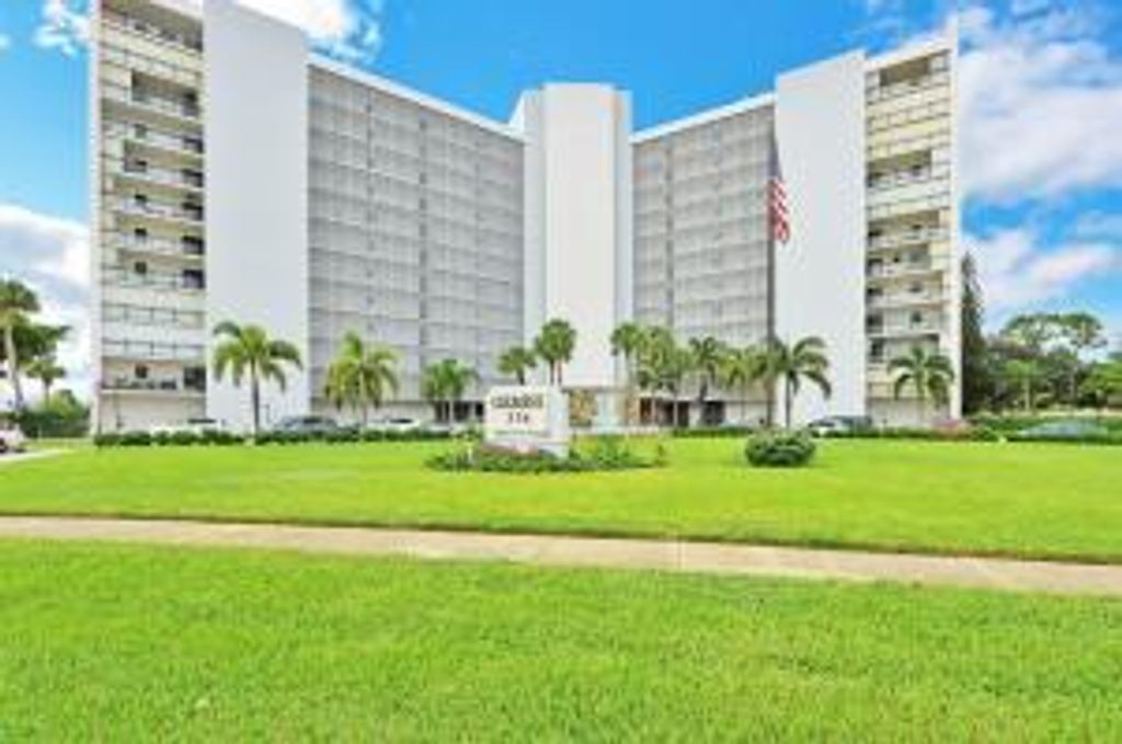 Photo of 336 Golfview Road #303, North Palm Beach, FL 33408 (MLS # R10806179)