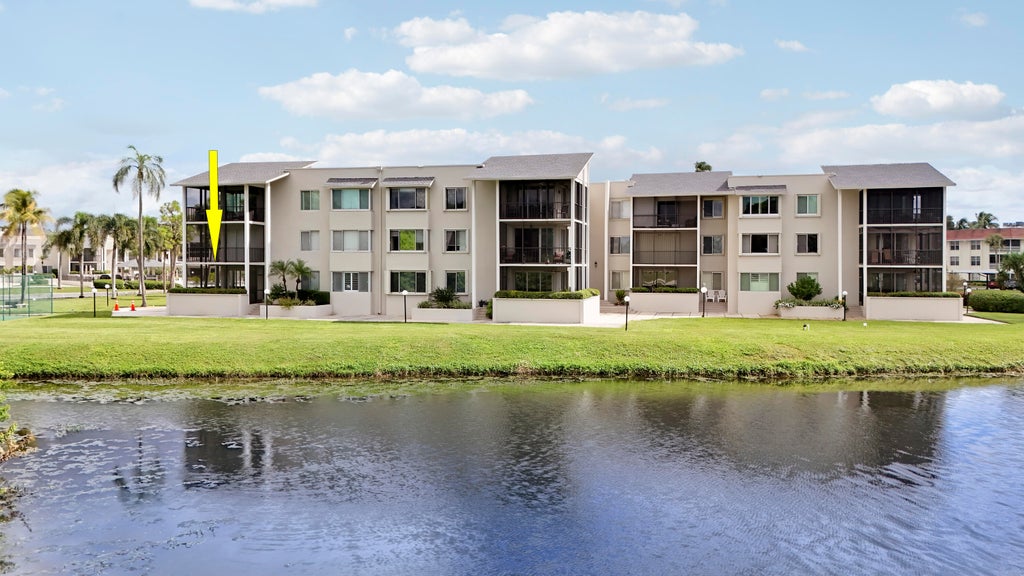 Photo of 11811 AVENUE OF THE PGA 7-1D #7-1D, Palm Beach Gardens, FL 33418 (MLS # B26094938)