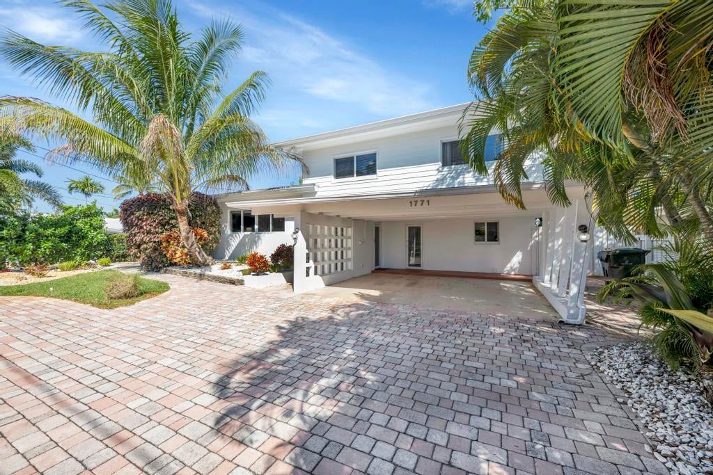 Photo of 1771 NE 35th Street, Oakland Park, FL 33334 (MLS # B26068952)