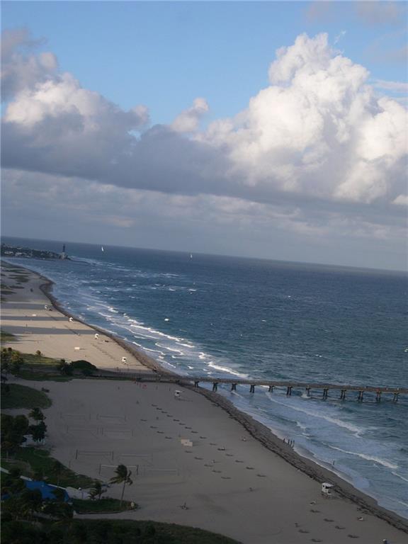 POMPANO BEACH CLUB - Residential